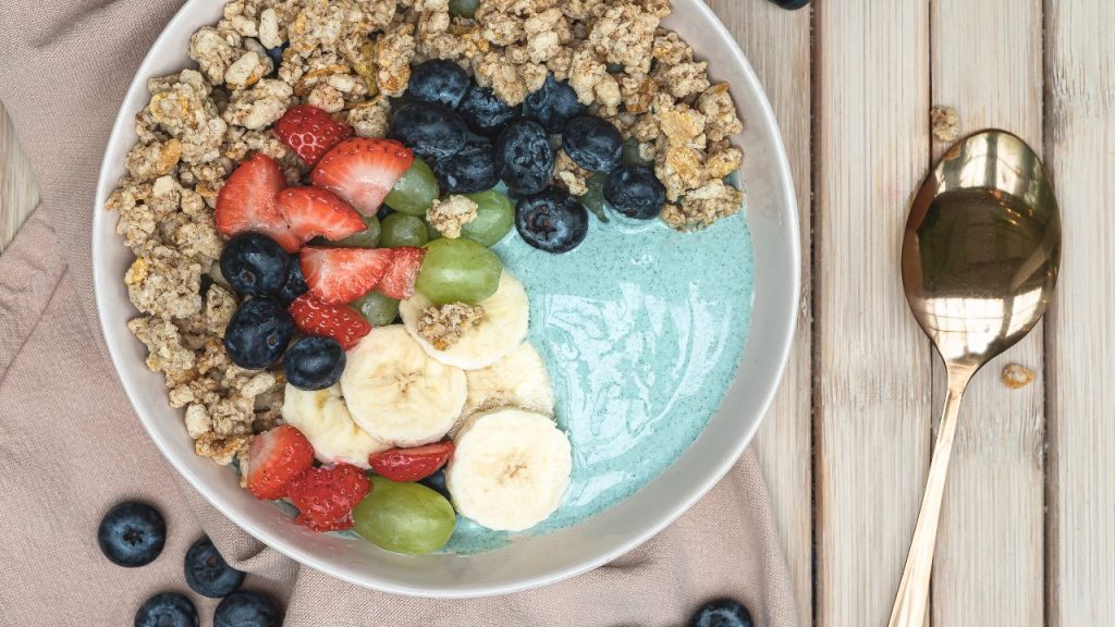 フルーツのたくさん入ったヨーグルト