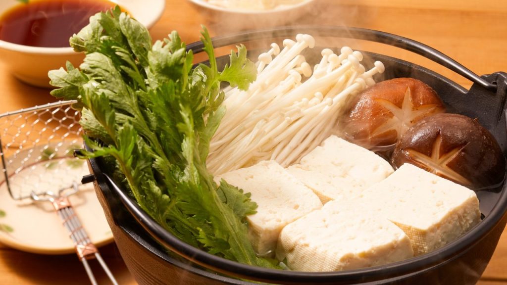 熱々で具材のたくさん入った鍋