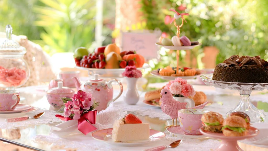 洋菓子が沢山ある並んだ写真